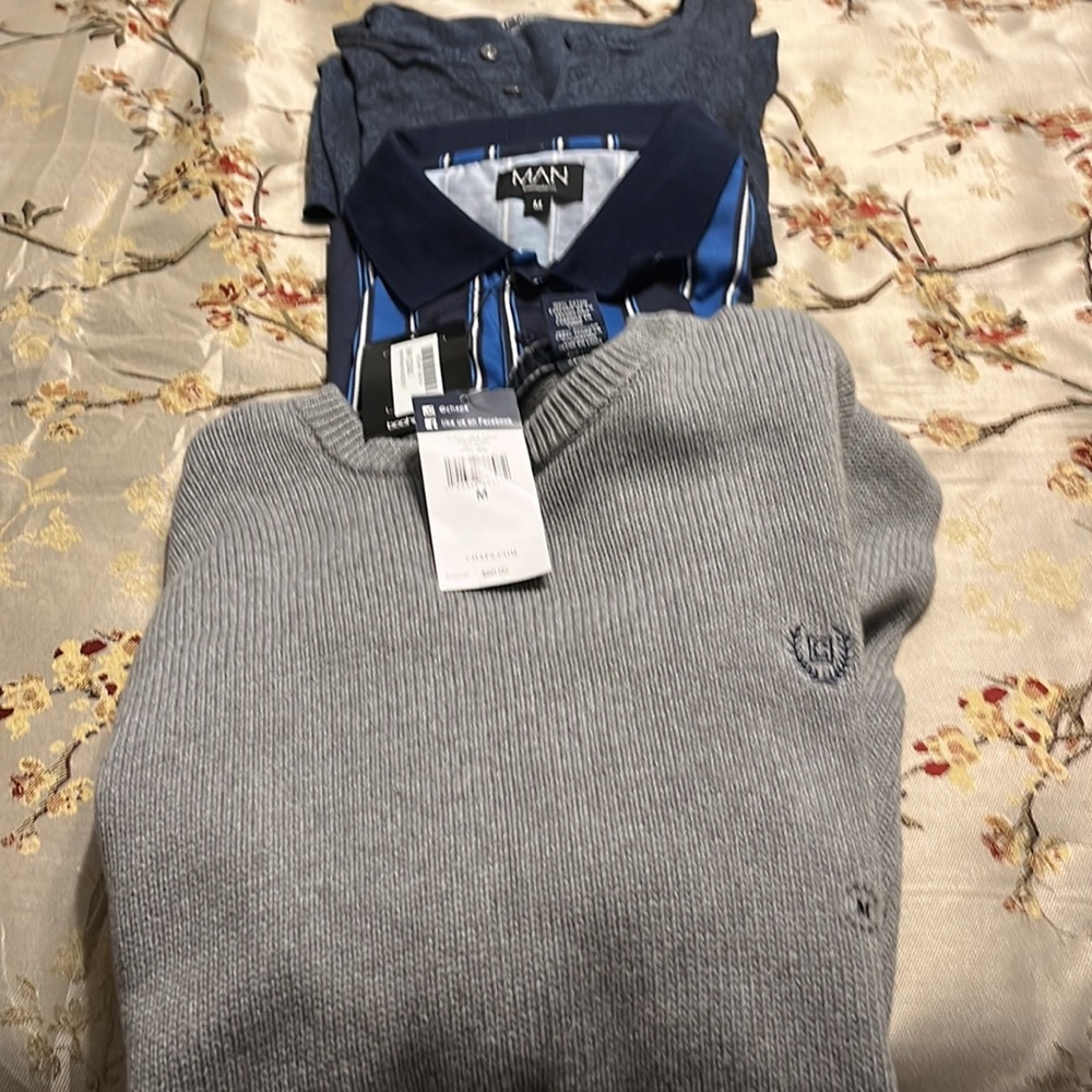 A bundle - Picture 8 of 11